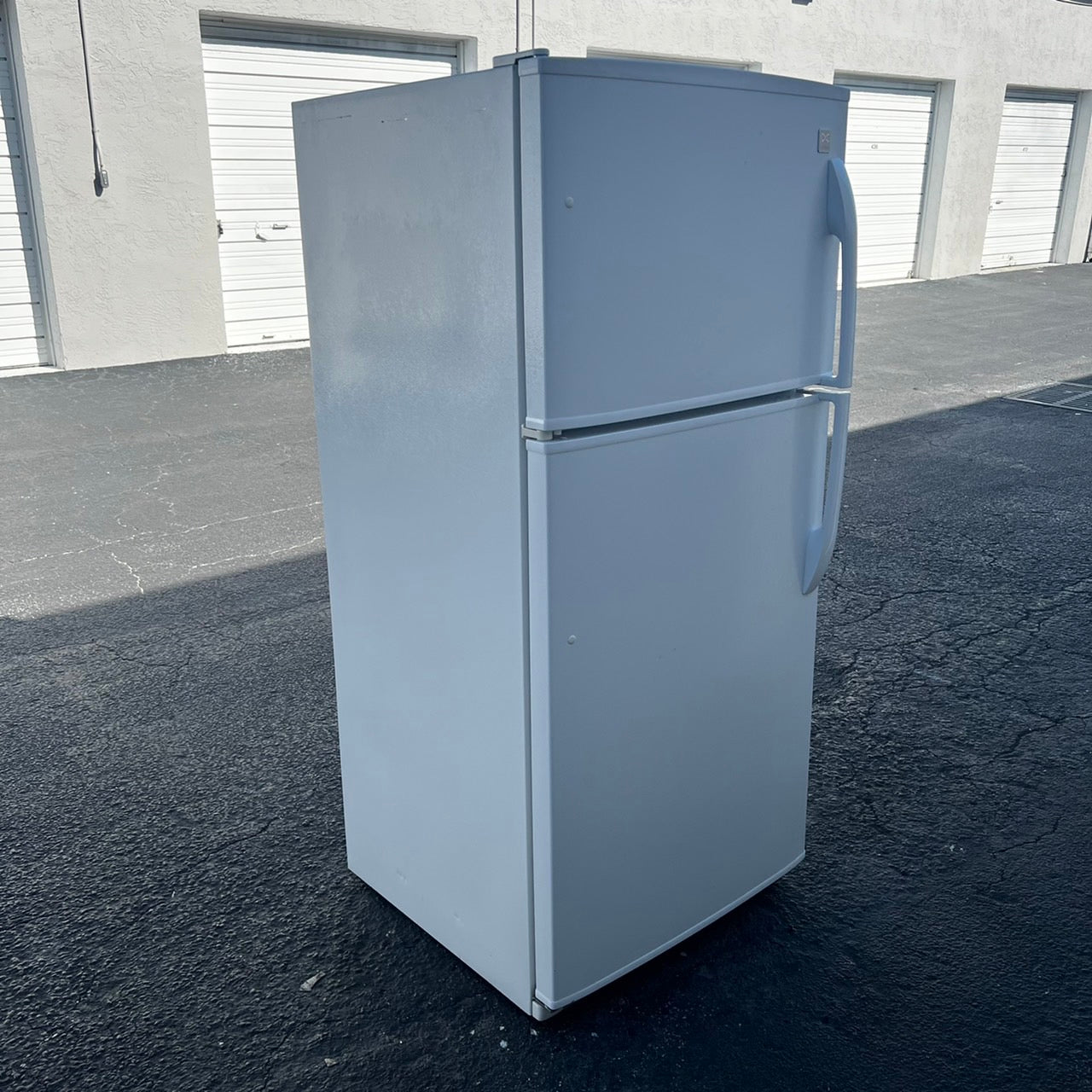 Daewoo Top and Bottom Refrigerator Daewoo Top and Bottom Refrigerator